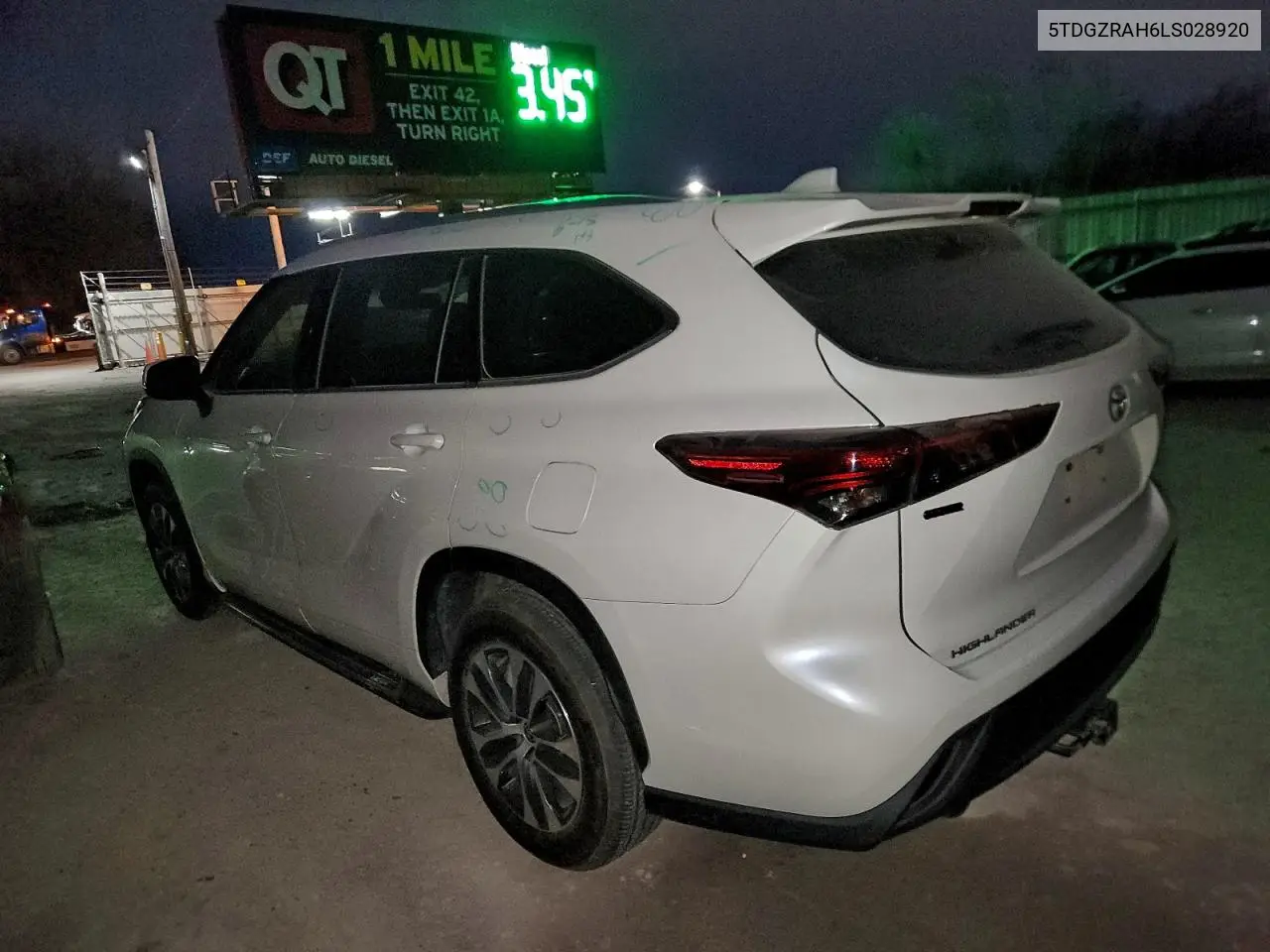 5TDGZRAH6LS028920 2020 Toyota Highlander