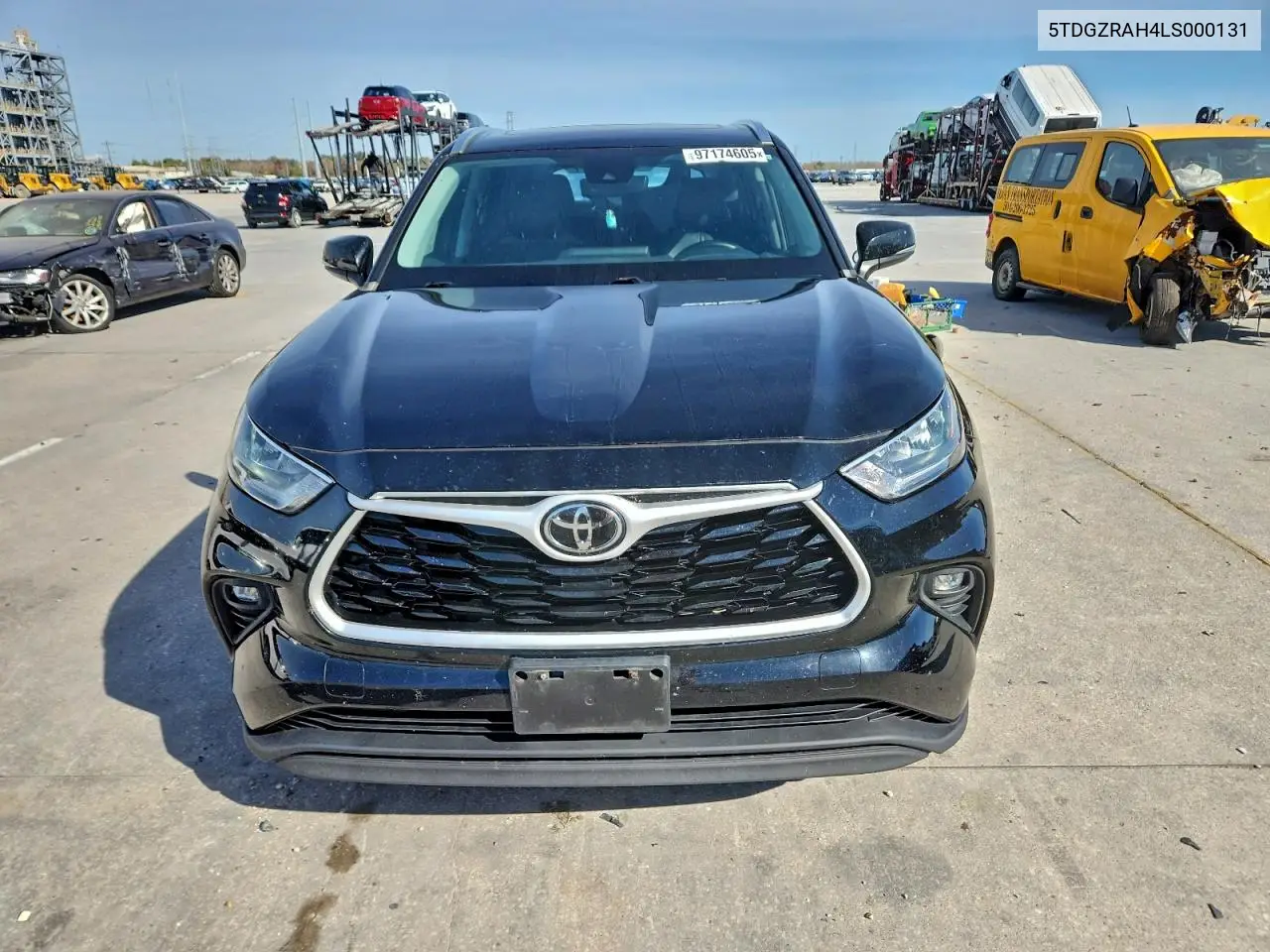 5TDGZRAH4LS000131 2020 Toyota Highlander Xle