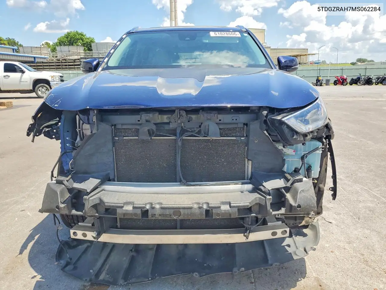 2021 Toyota Highlander Xle VIN: 5TDGZRAH7MS062284 Lot: 61028606