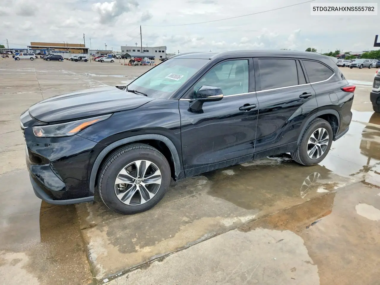 5TDGZRAHXNS555782 2022 Toyota Highlander Xle