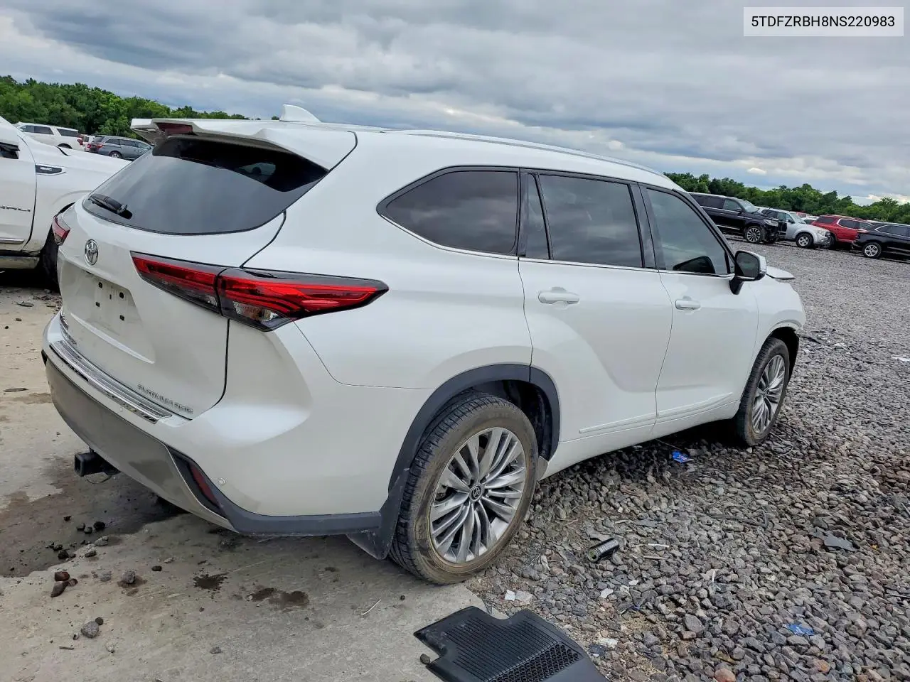 2022 Toyota Highlander Platinum VIN: 5TDFZRBH8NS220983 Lot: 58198226