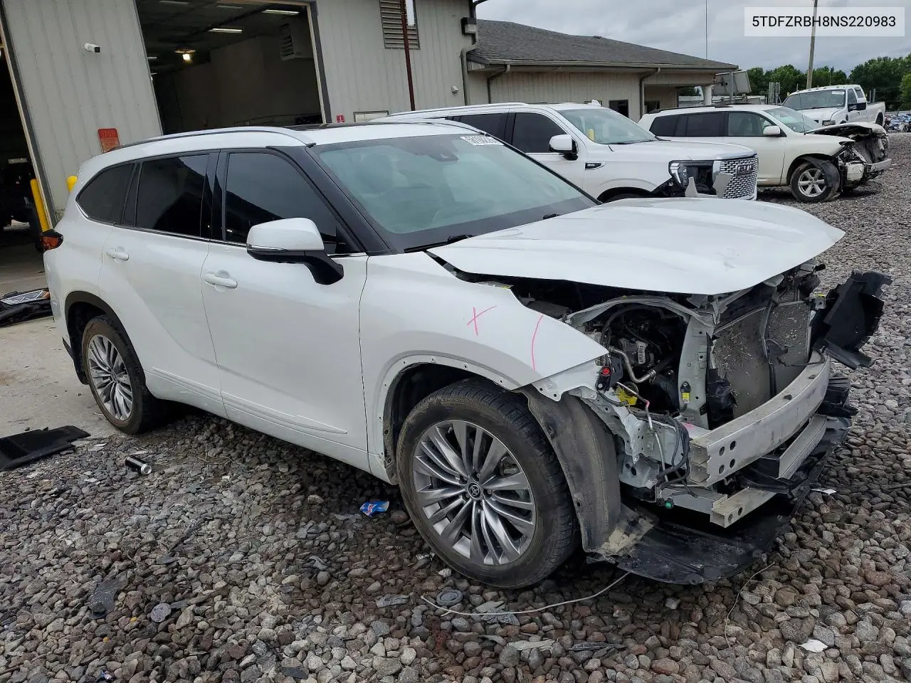 2022 Toyota Highlander Platinum VIN: 5TDFZRBH8NS220983 Lot: 58198226