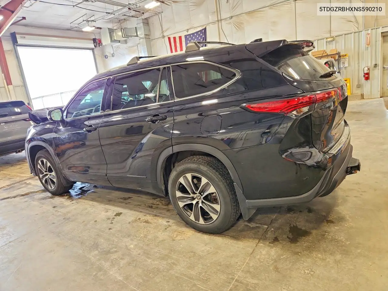 2022 Toyota Highlander Xle VIN: 5TDGZRBHXNS590210 Lot: 58804176