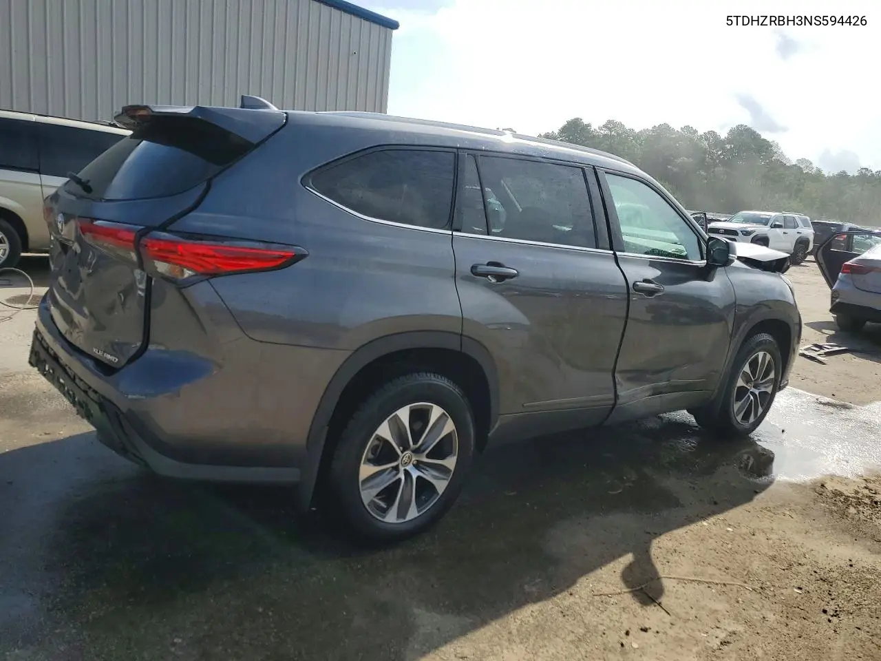 2022 Toyota Highlander Xle VIN: 5TDHZRBH3NS594426 Lot: 61565446