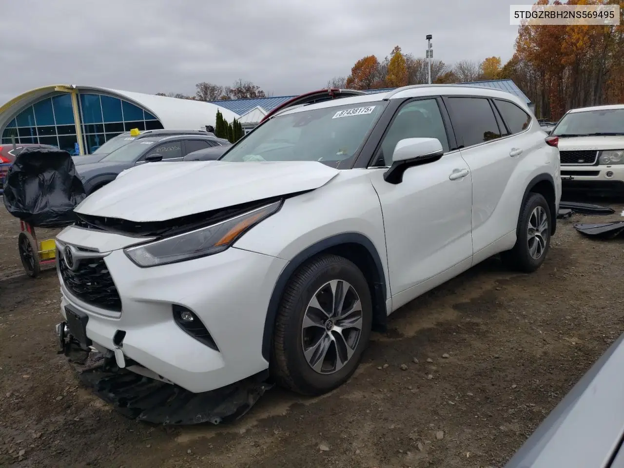 5TDGZRBH2NS569495 2022 Toyota Highlander Xle
