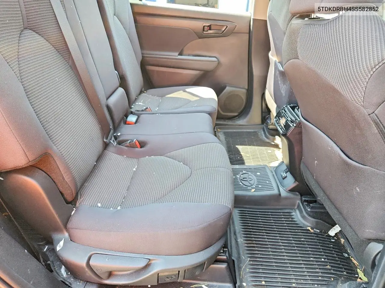 2025 Toyota Highlander Le VIN: 5TDKDRBH4SS582852 Lot: 61287126