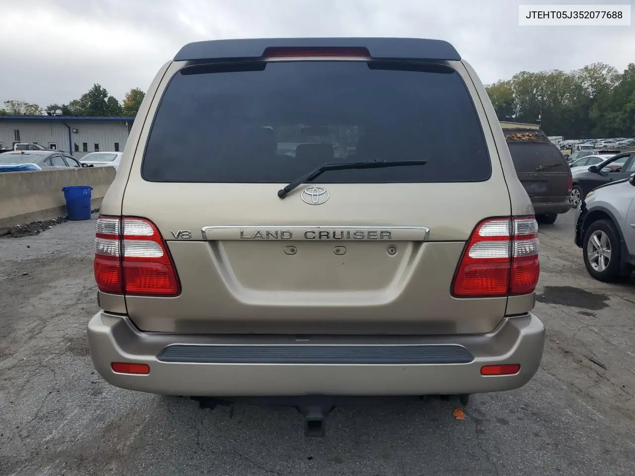 2005 Toyota Land Cruiser VIN: JTEHT05J352077688 Lot: 81108205