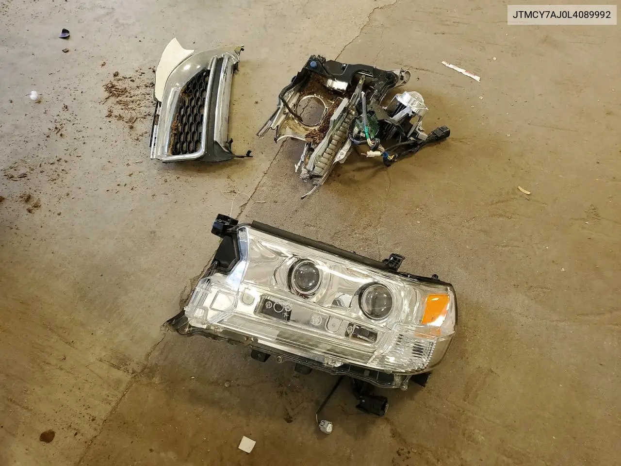 2020 Toyota Land Cruiser Base VIN: JTMCY7AJ0L4089992 Lot: 54601136