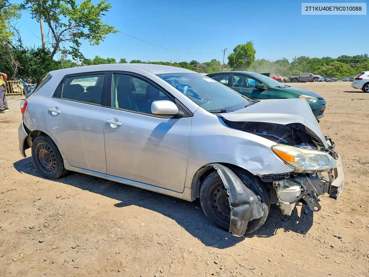 2009 Toyota Matrix Base VIN: 2T1KU40E79C010088 Lot: 55732536
