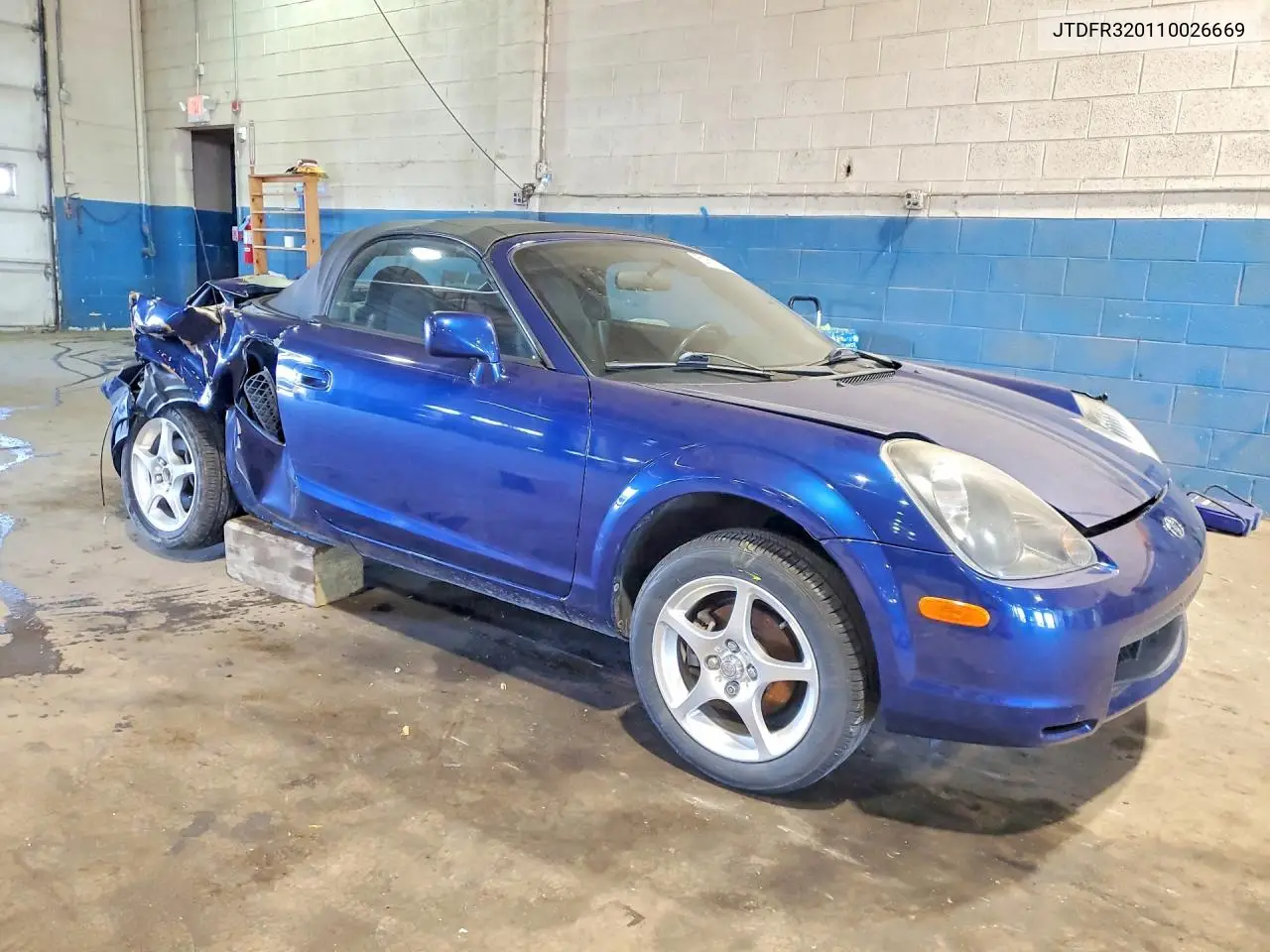 2001 Toyota Mr2 Spyder VIN: JTDFR320110026669 Lot: 51611066