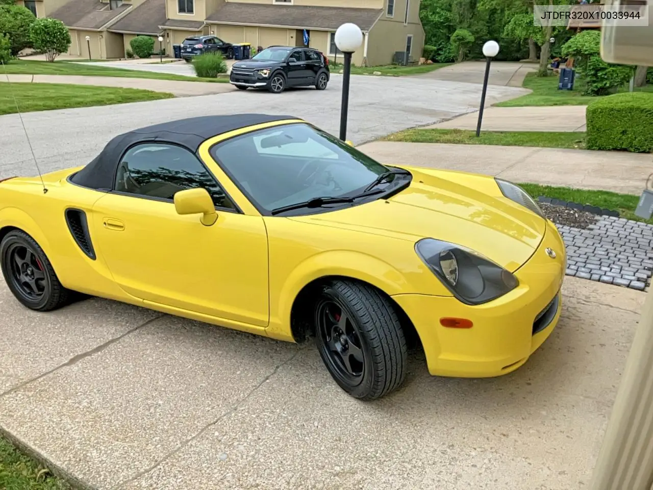 2001 Toyota Mr2 Spyder VIN: JTDFR320X10033944 Lot: 55102696