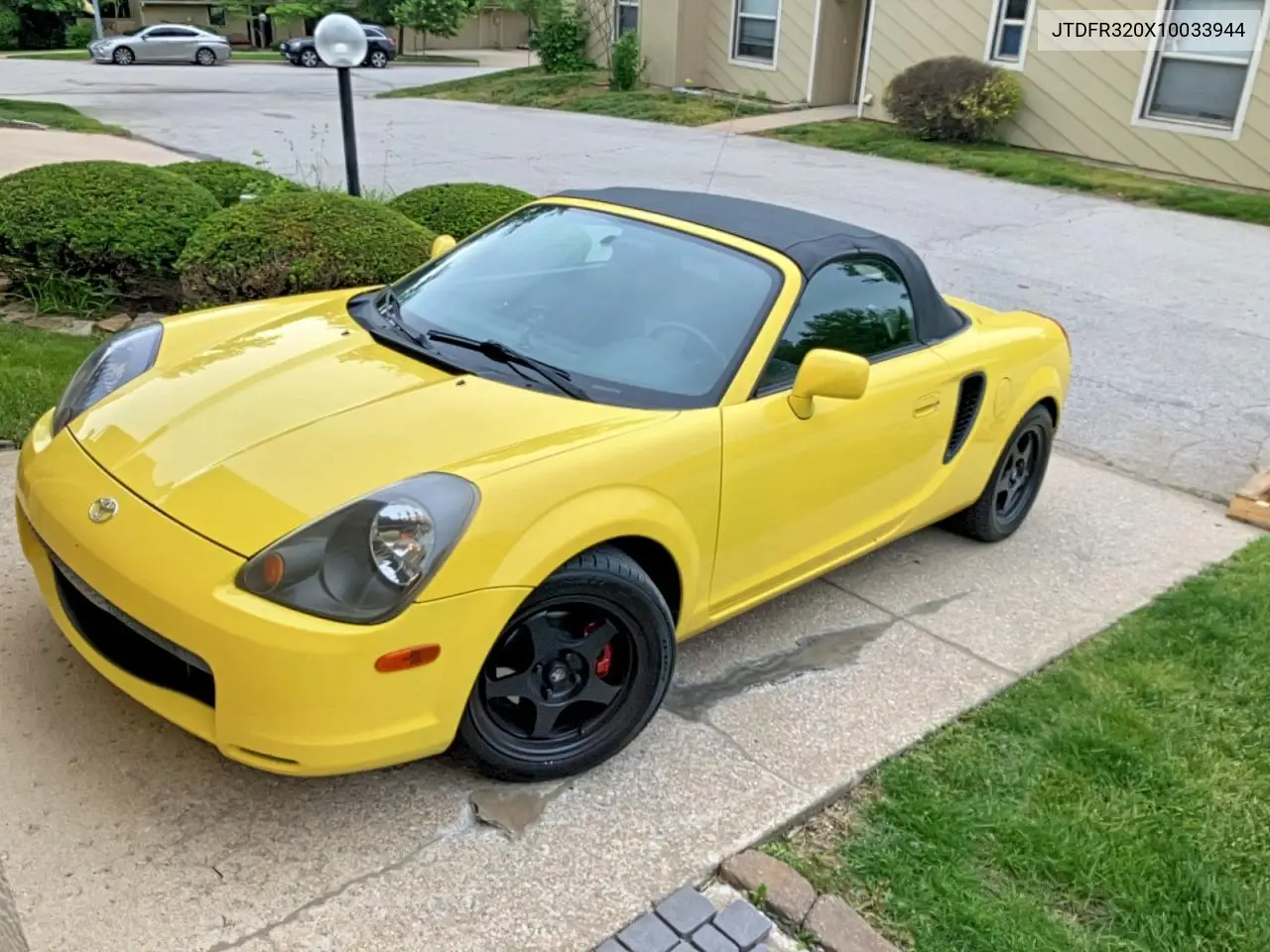 2001 Toyota Mr2 Spyder VIN: JTDFR320X10033944 Lot: 55102696