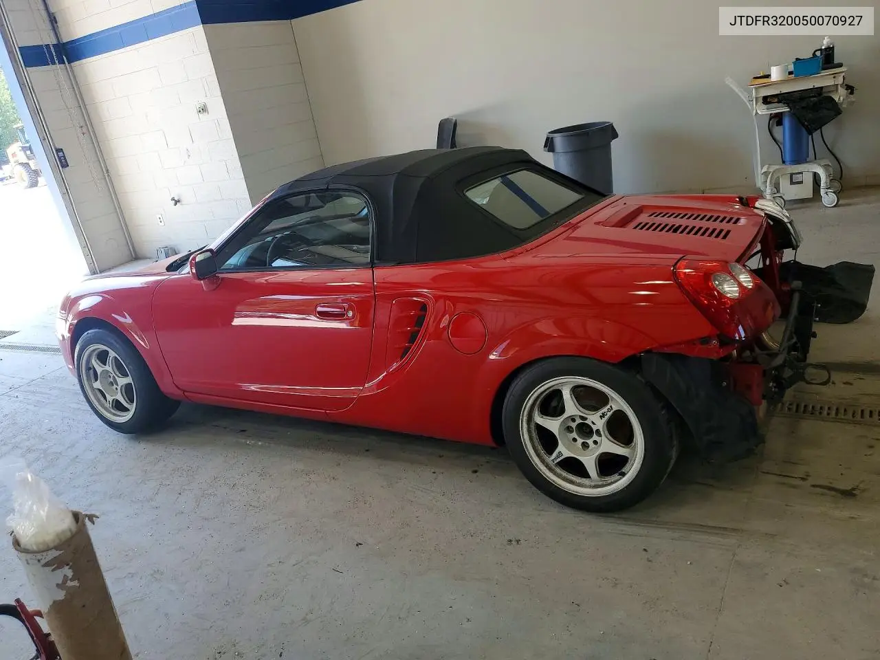 2005 Toyota Mr2 Spyder VIN: JTDFR320050070927 Lot: 85636985