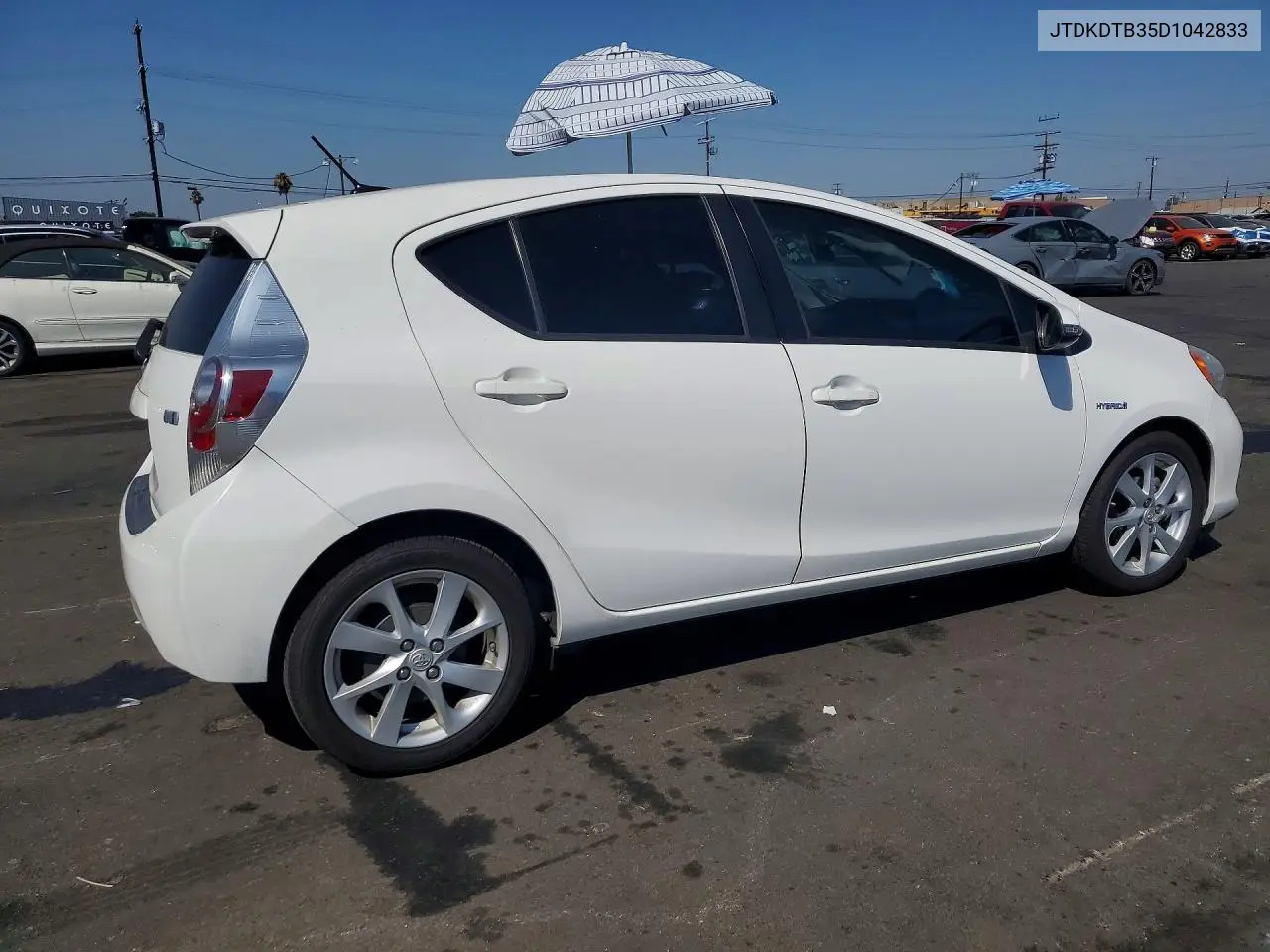 2013 Toyota Prius C Four VIN: JTDKDTB35D1042833 Lot: 61624456