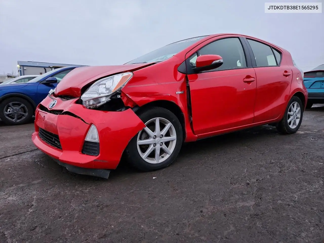 JTDKDTB38E1565295 2014 Toyota Prius C Three