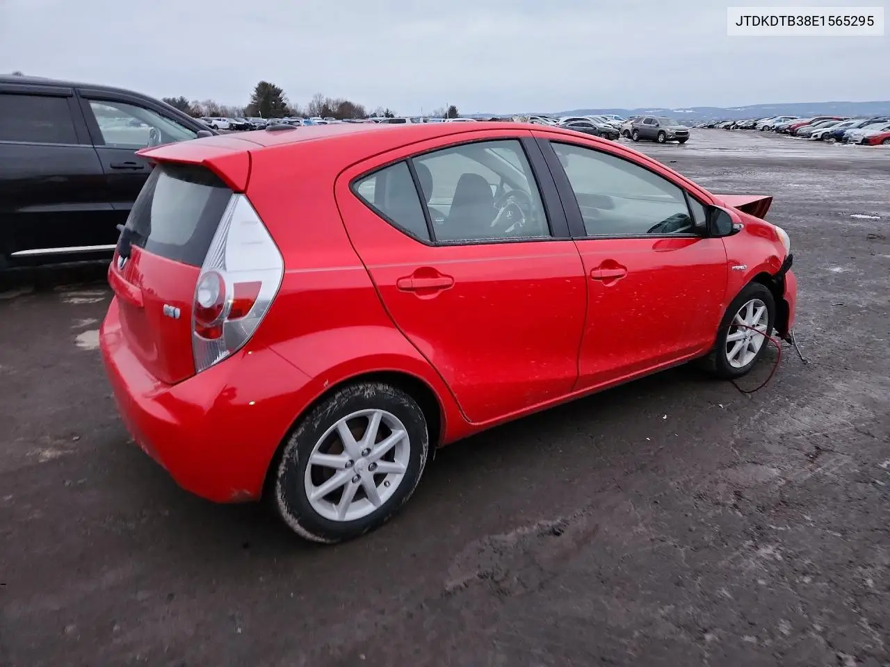 JTDKDTB38E1565295 2014 Toyota Prius C Three