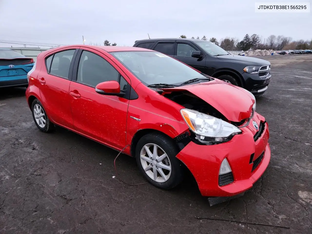 JTDKDTB38E1565295 2014 Toyota Prius C Three
