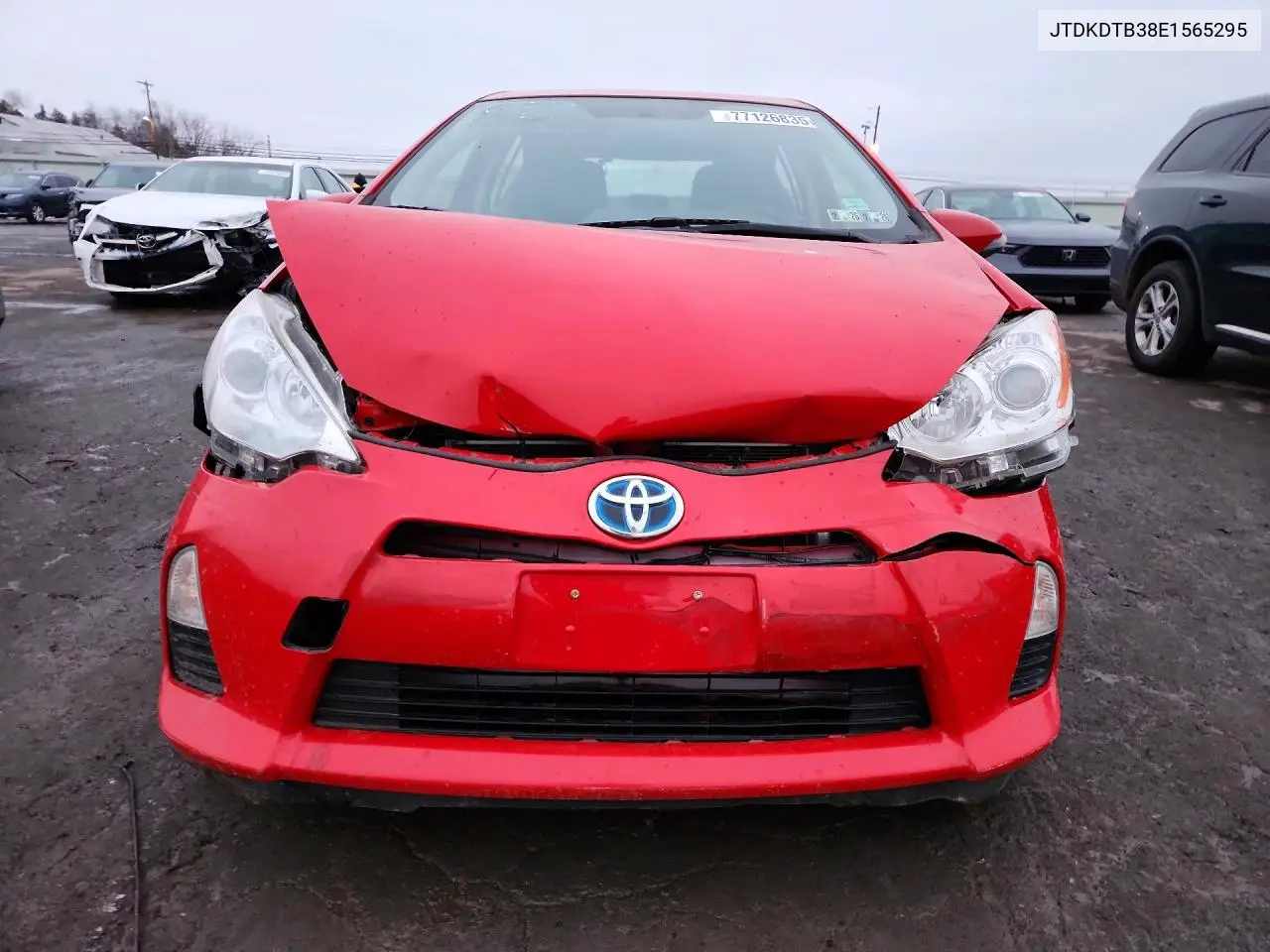 JTDKDTB38E1565295 2014 Toyota Prius C Three
