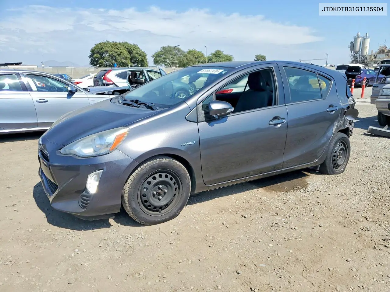 2016 Toyota Prius C Three VIN: JTDKDTB31G1135904 Lot: 61167376