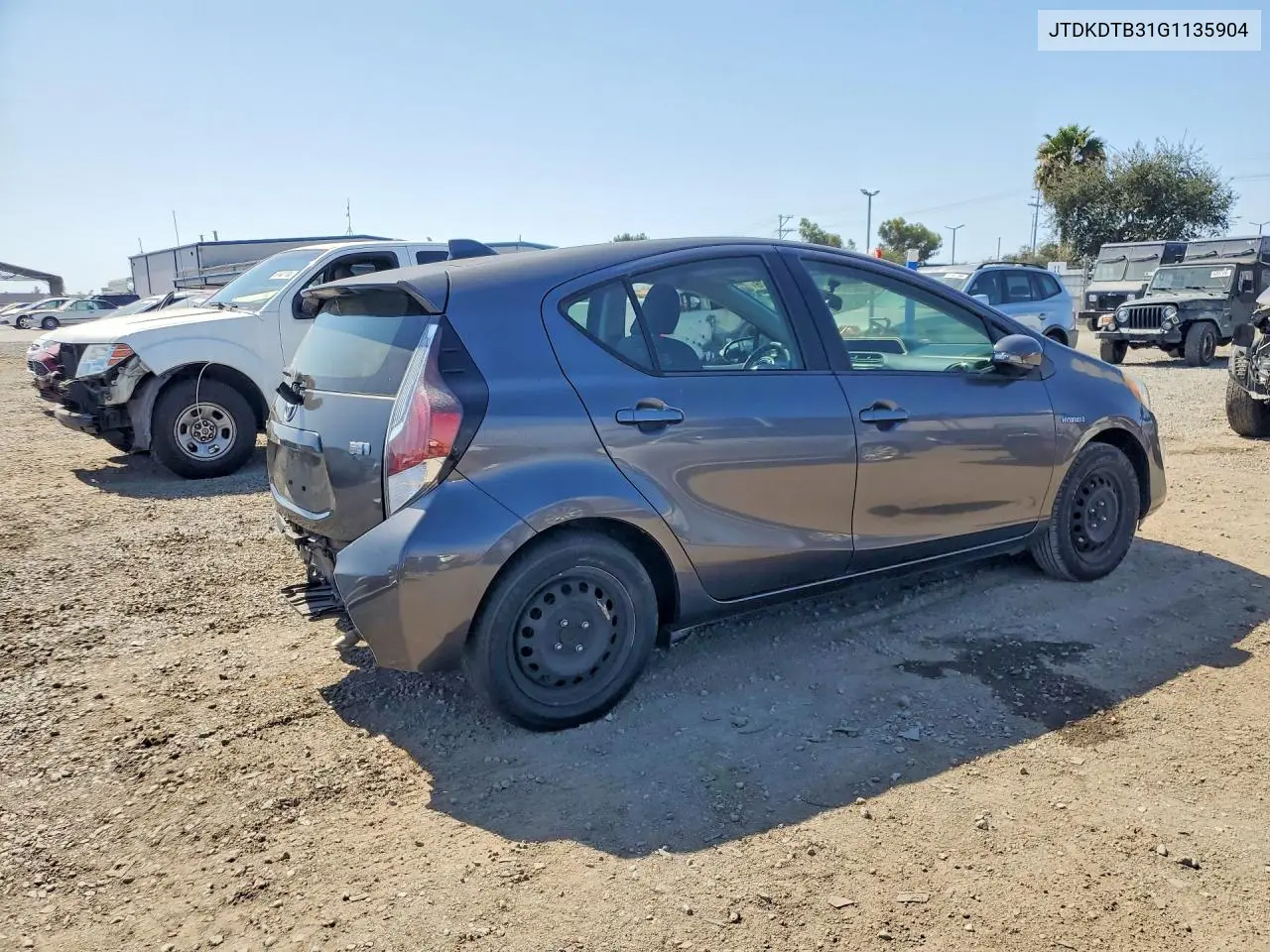 2016 Toyota Prius C Three VIN: JTDKDTB31G1135904 Lot: 61167376