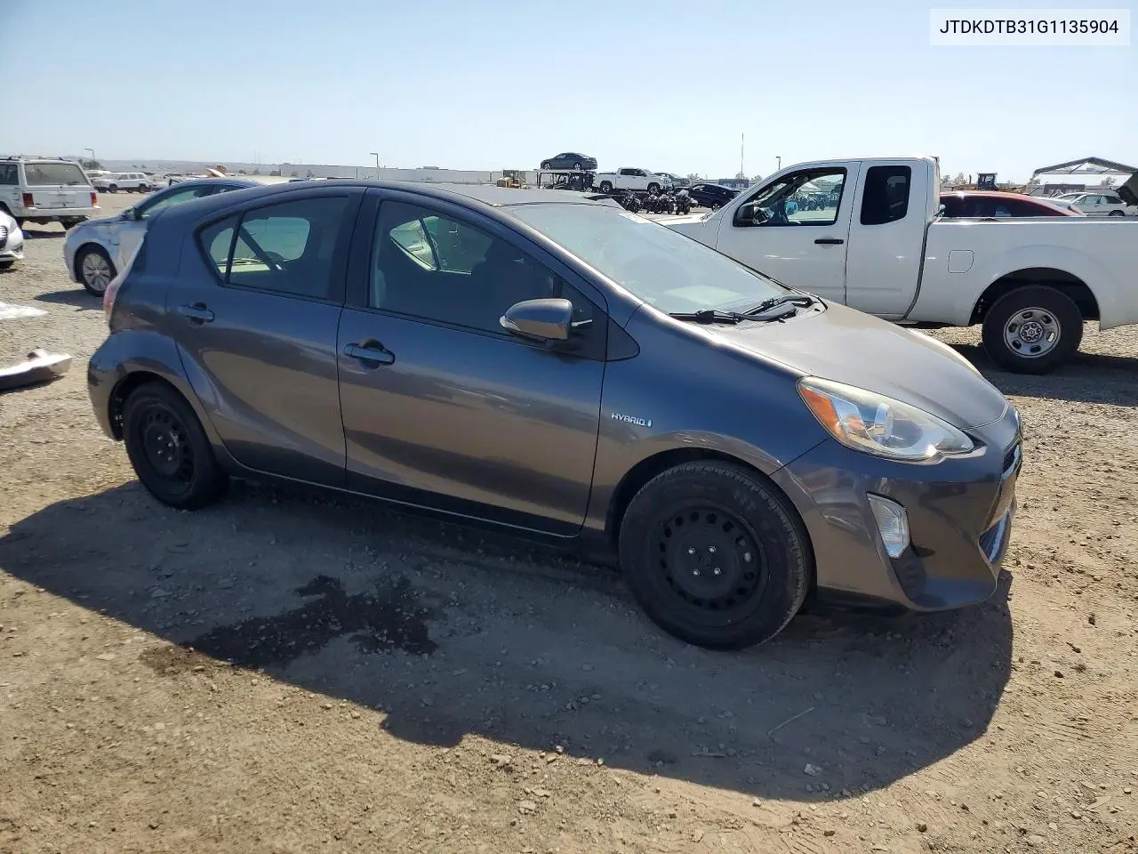 2016 Toyota Prius C Three VIN: JTDKDTB31G1135904 Lot: 61167376