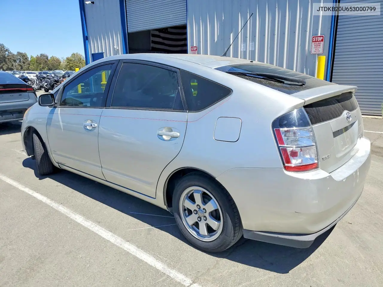 2005 Toyota Prius Base VIN: JTDKB20U653000799 Lot: 61507726