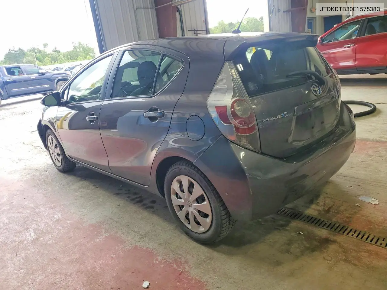 JTDKDTB30E1575383 2014 Toyota Prius C Two