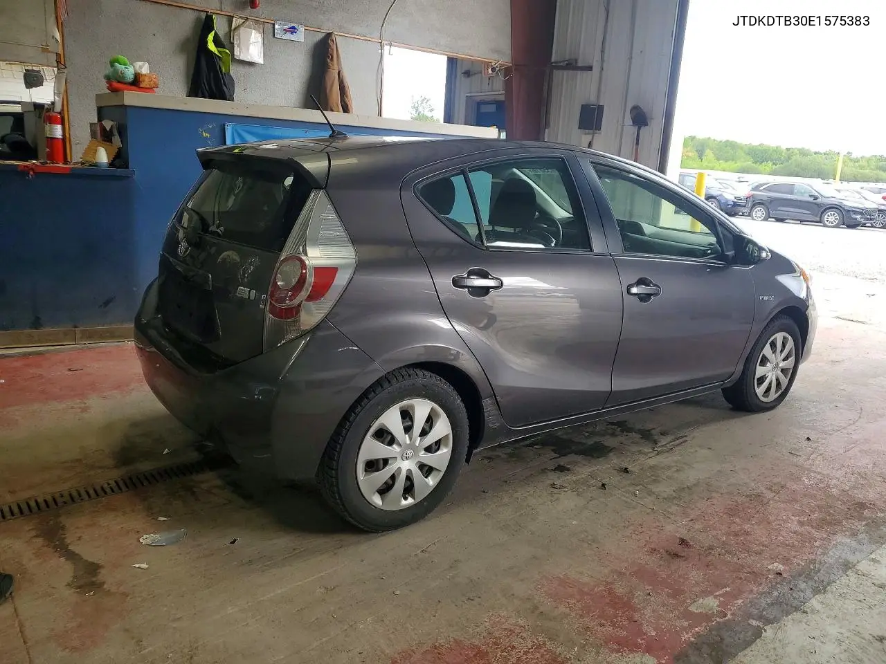 JTDKDTB30E1575383 2014 Toyota Prius C Two