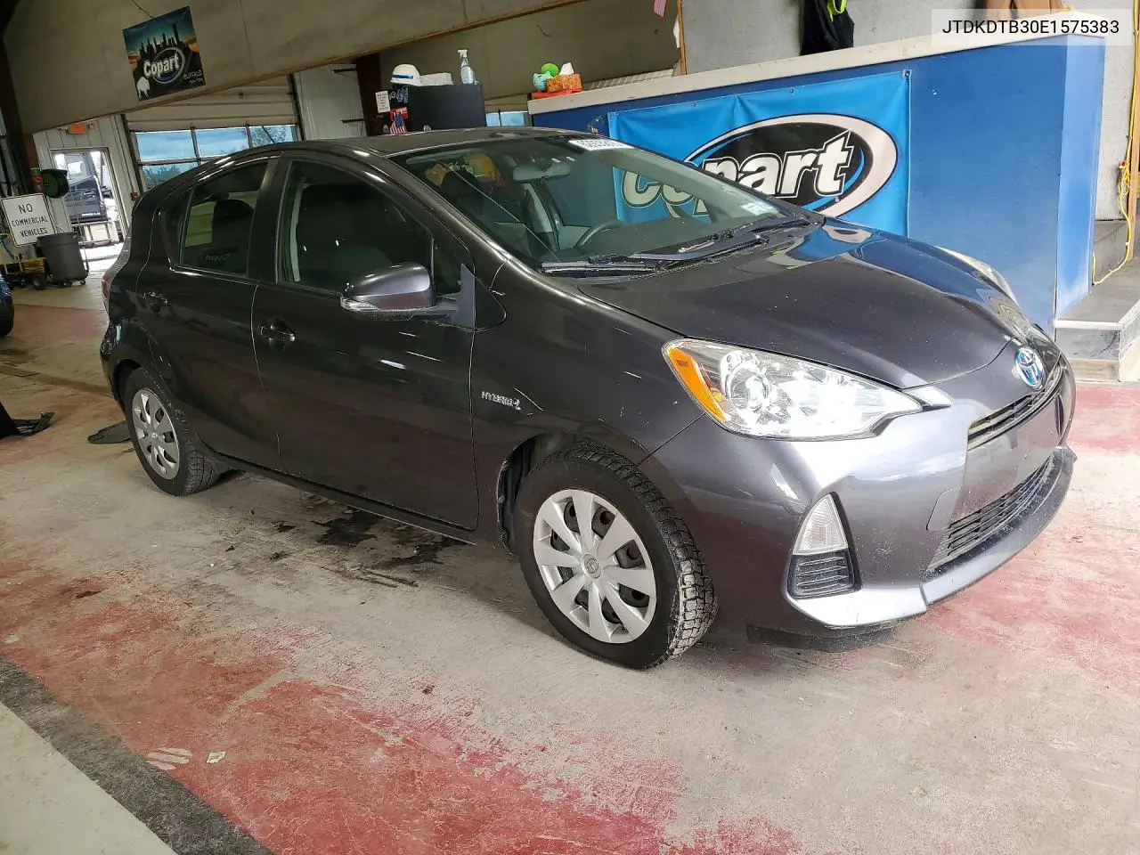 JTDKDTB30E1575383 2014 Toyota Prius C Two
