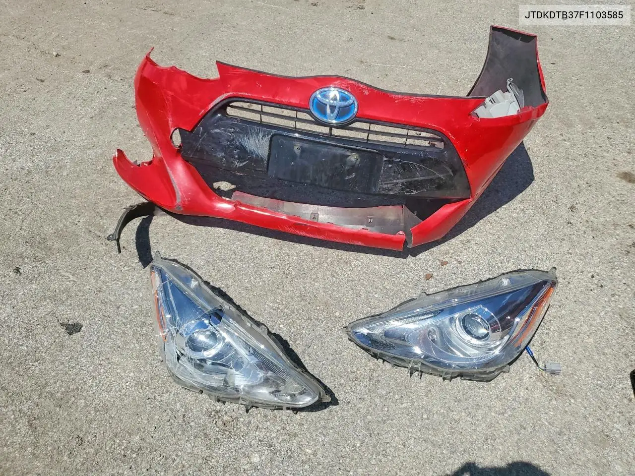 2015 Toyota Prius C Three VIN: JTDKDTB37F1103585 Lot: 57128236