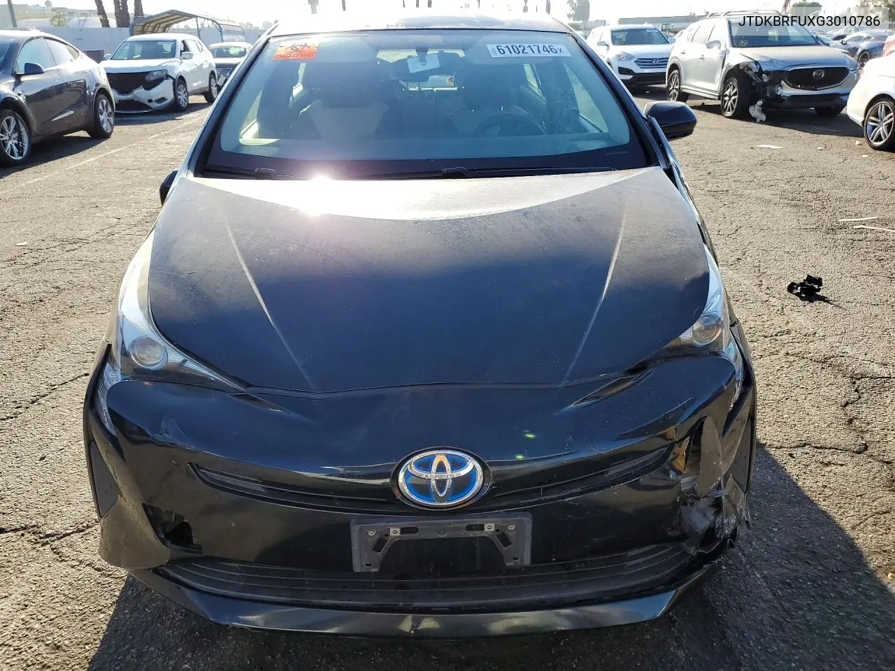 2016 Toyota Prius Two VIN: JTDKBRFUXG3010786 Lot: 61021746