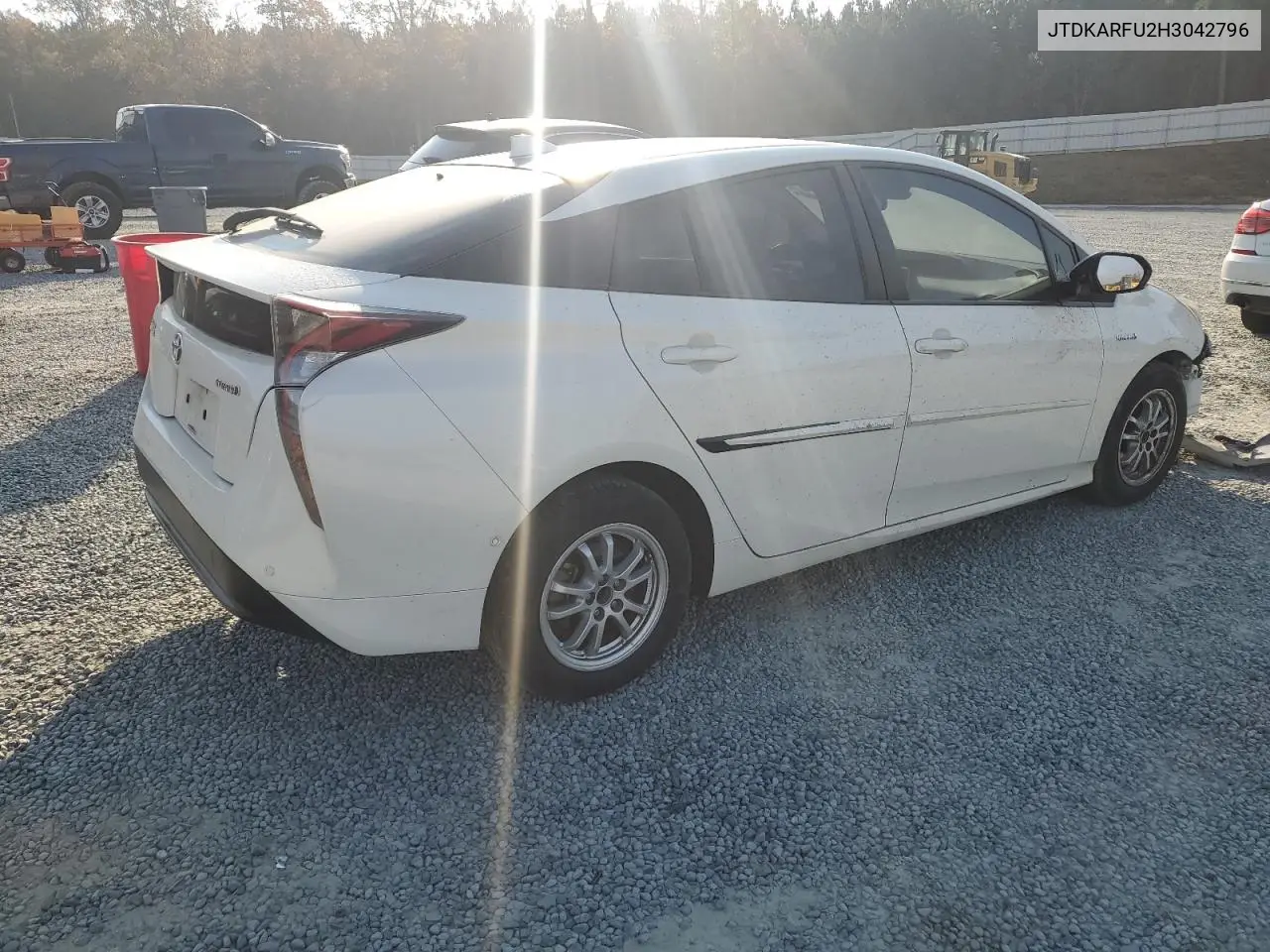 JTDKARFU2H3042796 2017 Toyota Prius