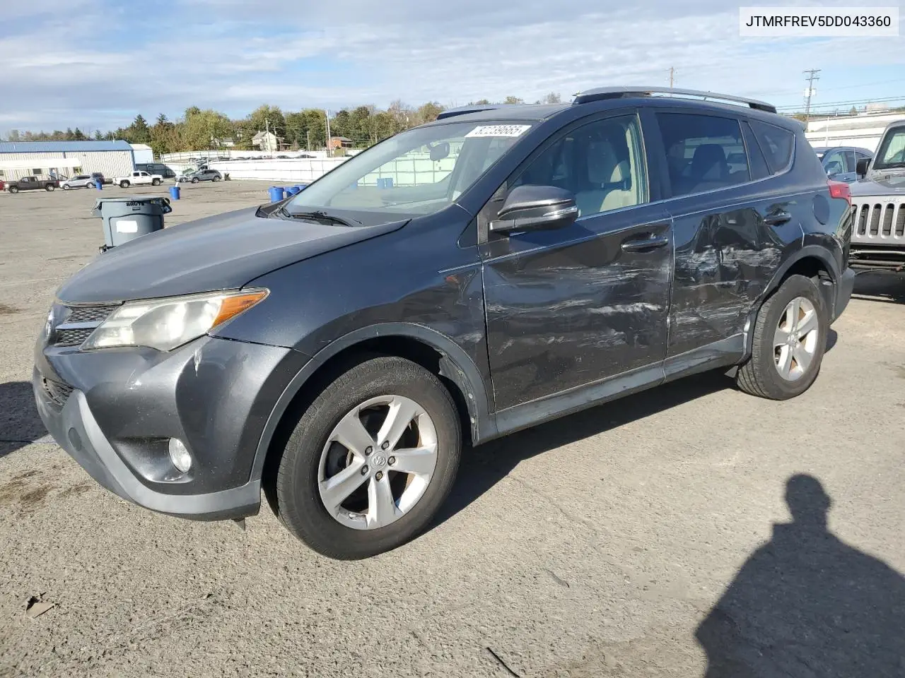 JTMRFREV5DD043360 2013 Toyota Rav4 Xle
