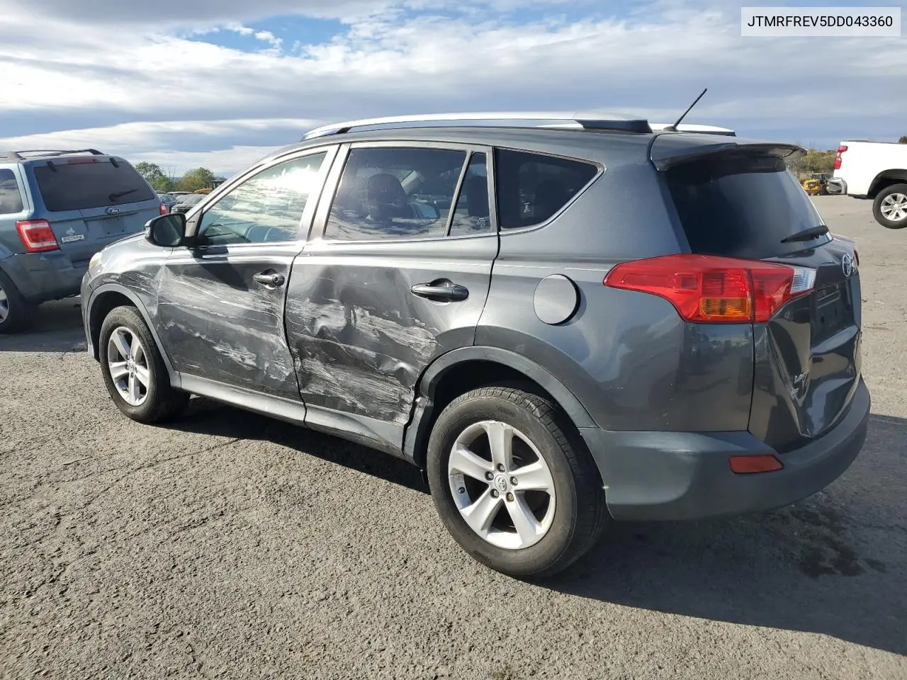 JTMRFREV5DD043360 2013 Toyota Rav4 Xle