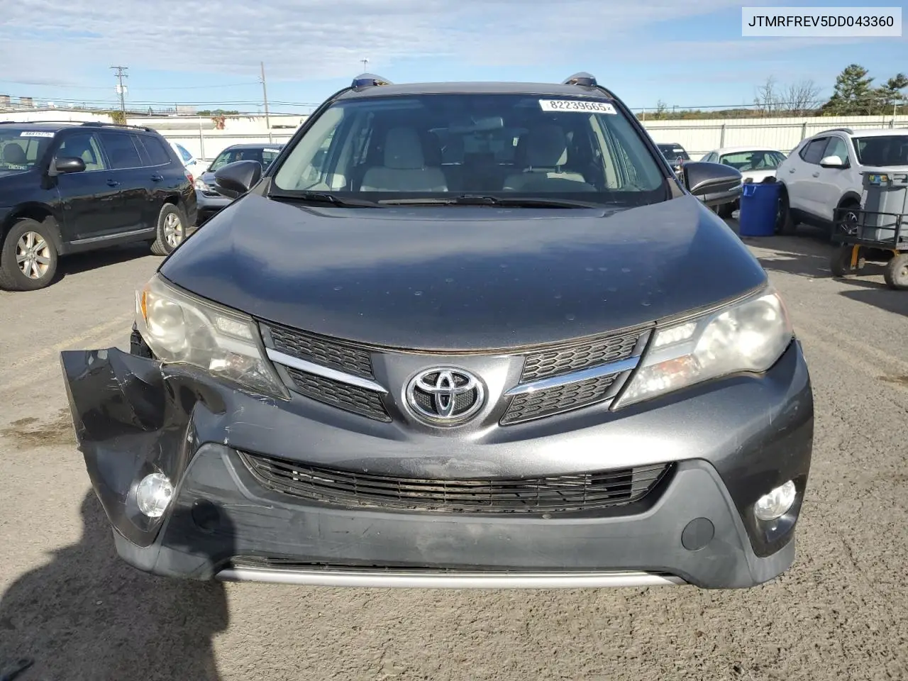 JTMRFREV5DD043360 2013 Toyota Rav4 Xle