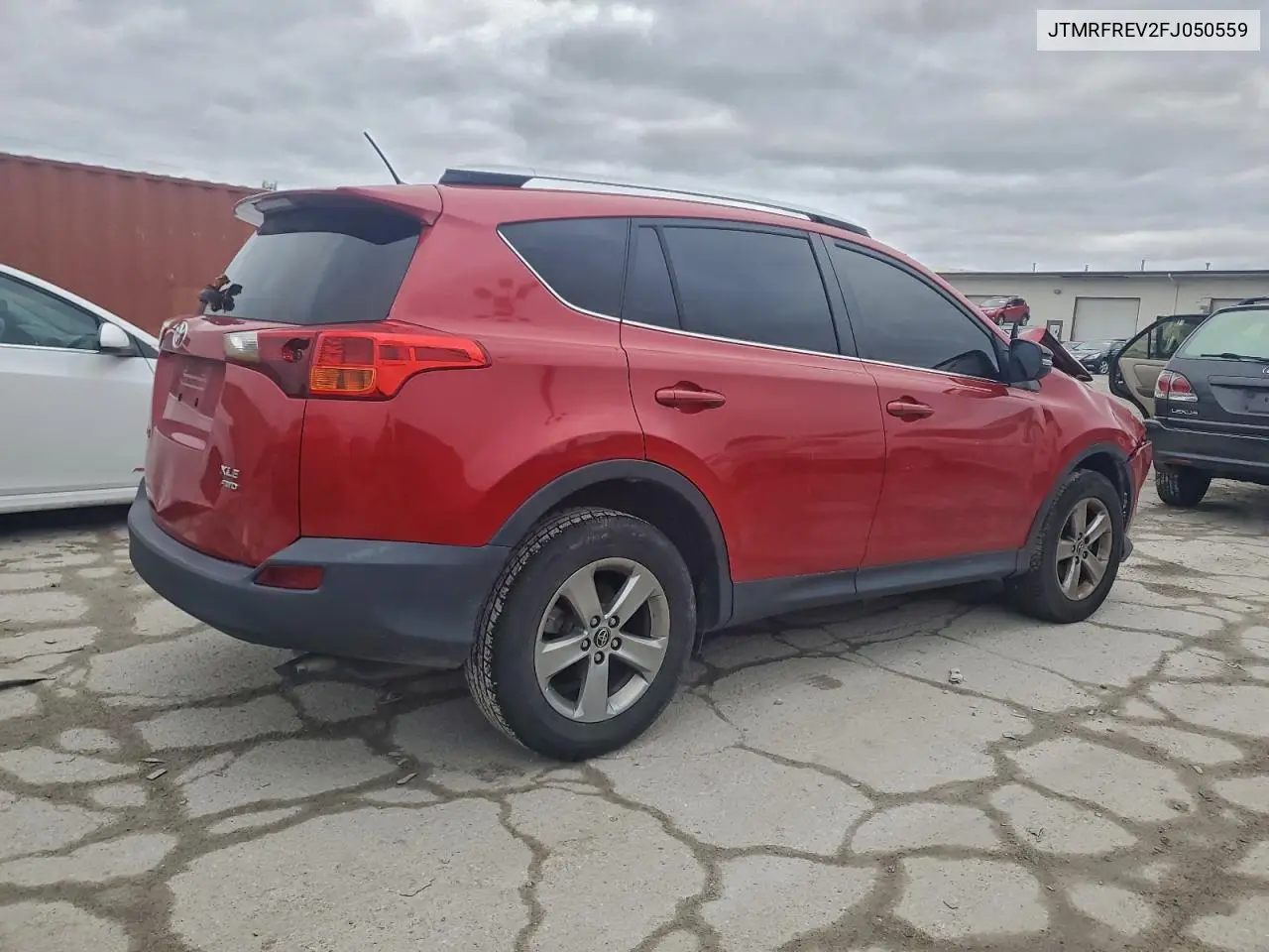 JTMRFREV2FJ050559 2015 Toyota Rav4 Xle