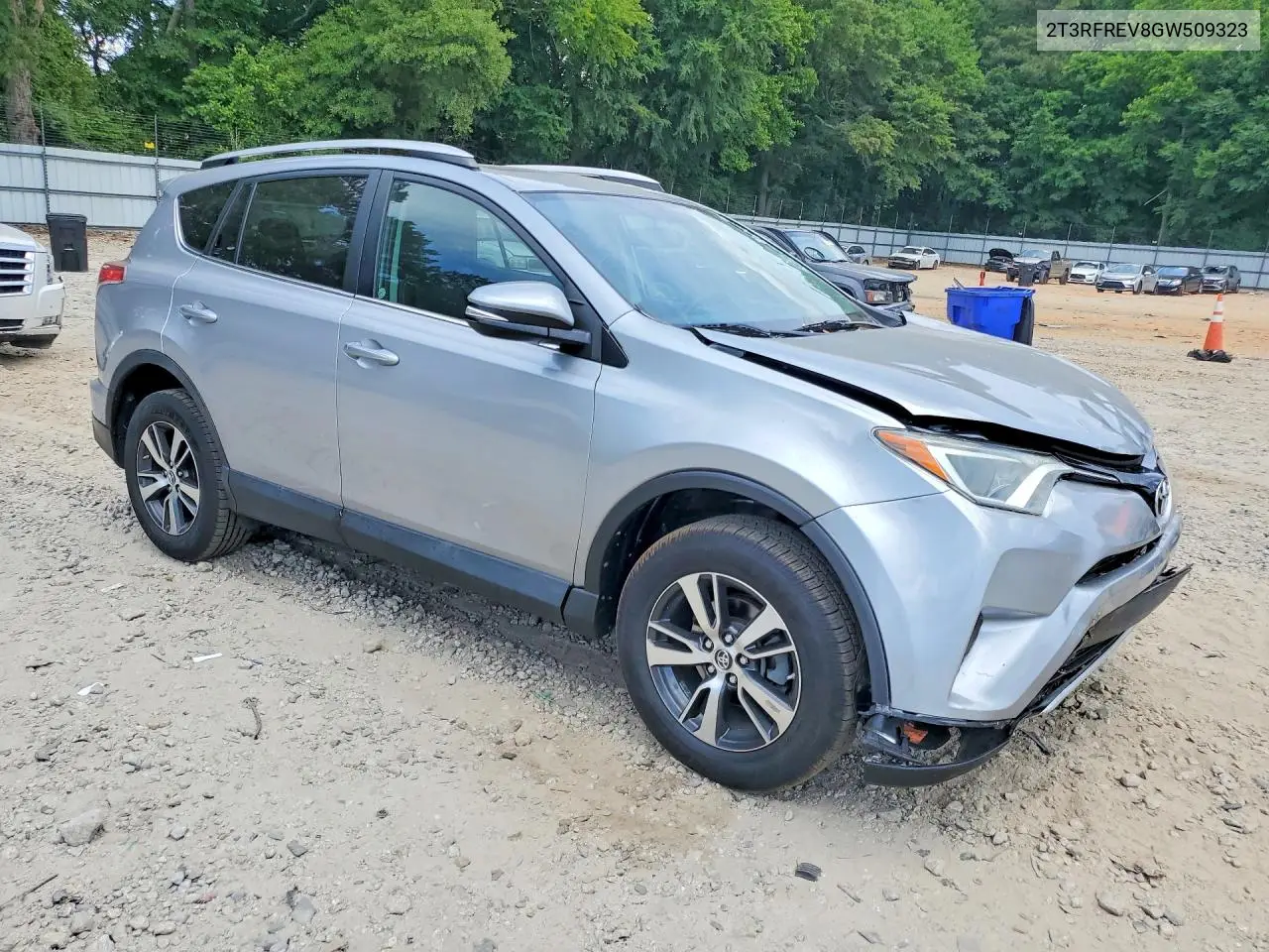 2T3RFREV8GW509323 2016 Toyota Rav4 Xle