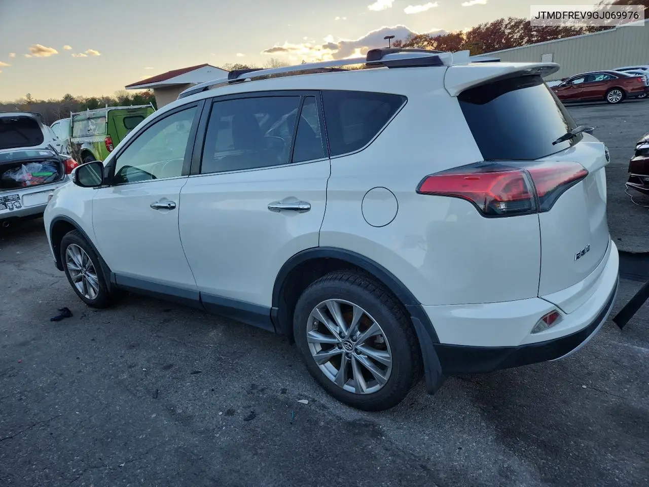 JTMDFREV9GJ069976 2016 Toyota Rav4 Limited