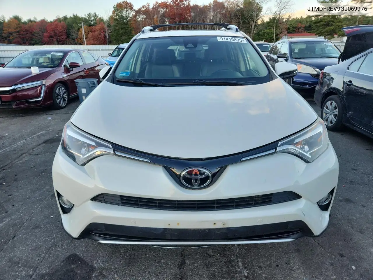JTMDFREV9GJ069976 2016 Toyota Rav4 Limited
