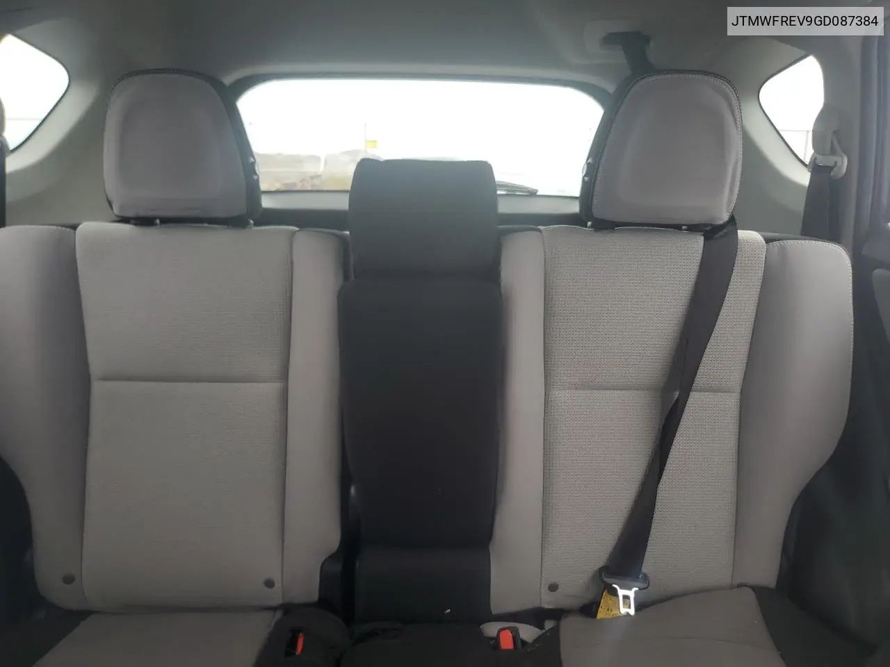 JTMWFREV9GD087384 2016 Toyota Rav4 Xle