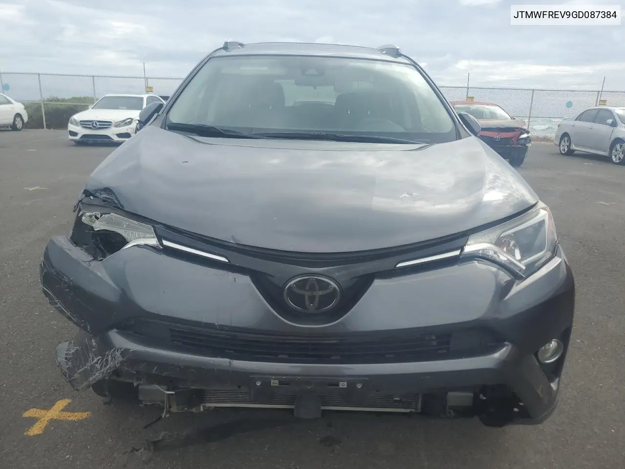 JTMWFREV9GD087384 2016 Toyota Rav4 Xle