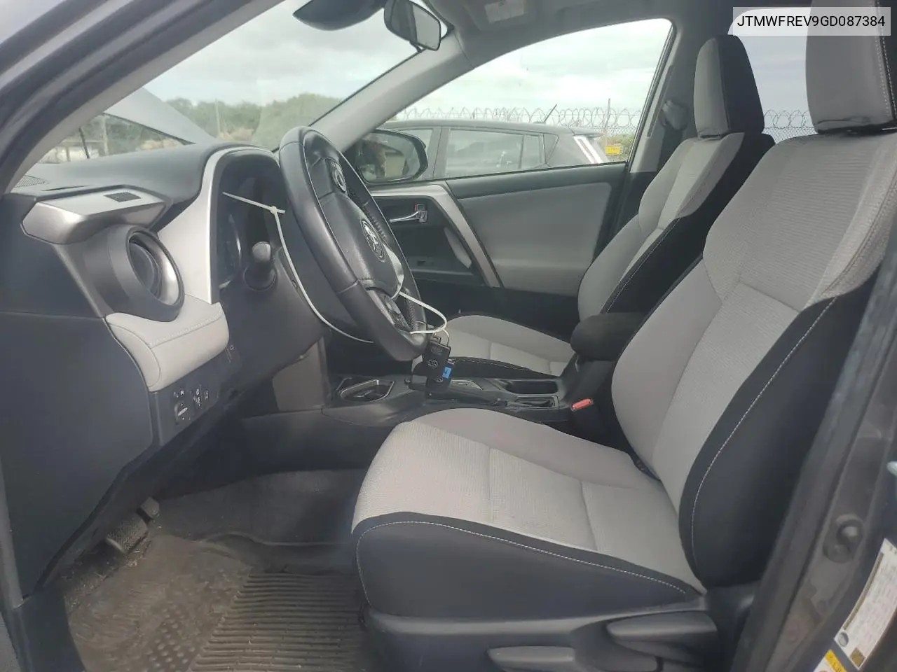 JTMWFREV9GD087384 2016 Toyota Rav4 Xle