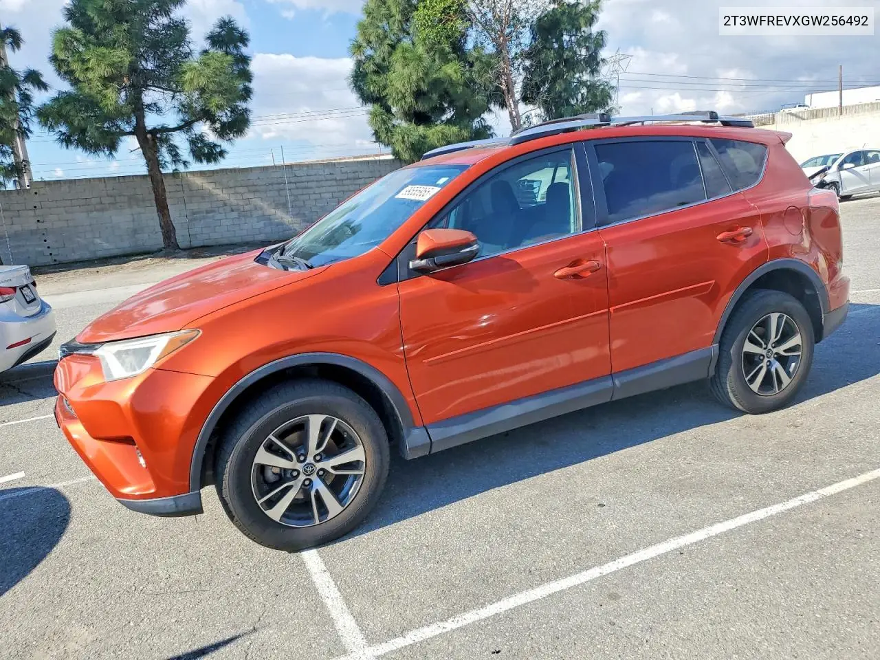 2T3WFREVXGW256492 2016 Toyota Rav4 Xle