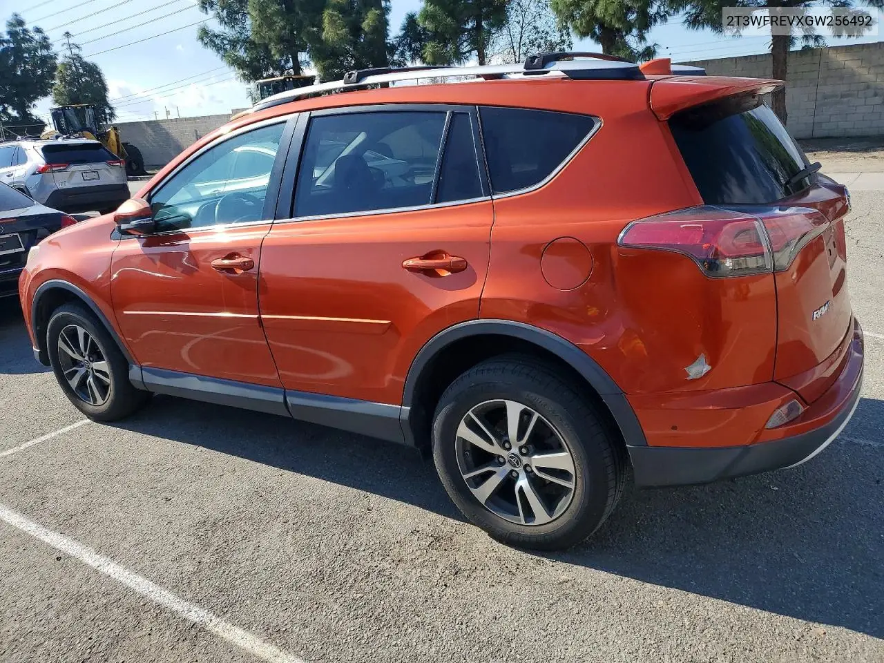 2T3WFREVXGW256492 2016 Toyota Rav4 Xle