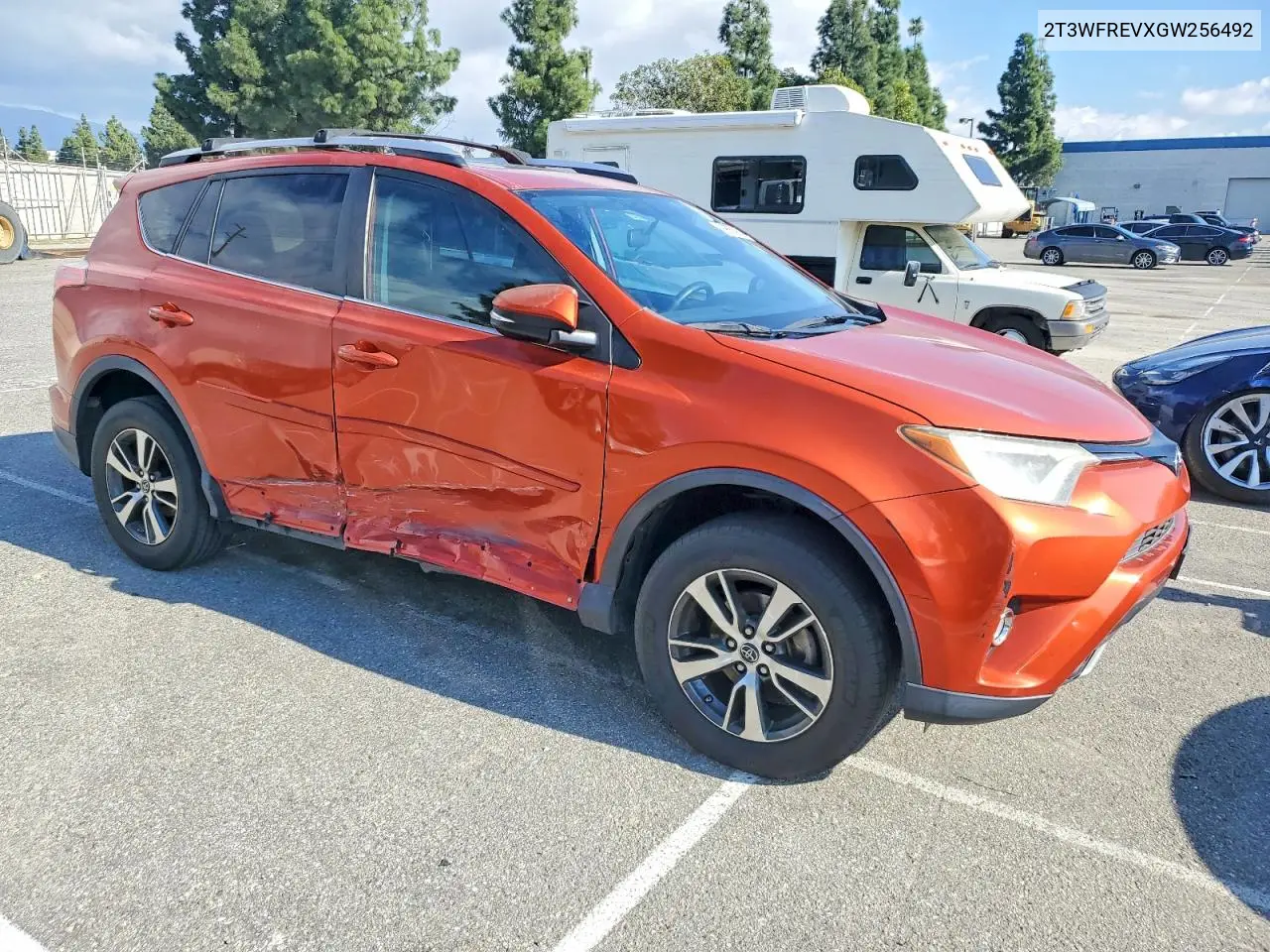 2T3WFREVXGW256492 2016 Toyota Rav4 Xle