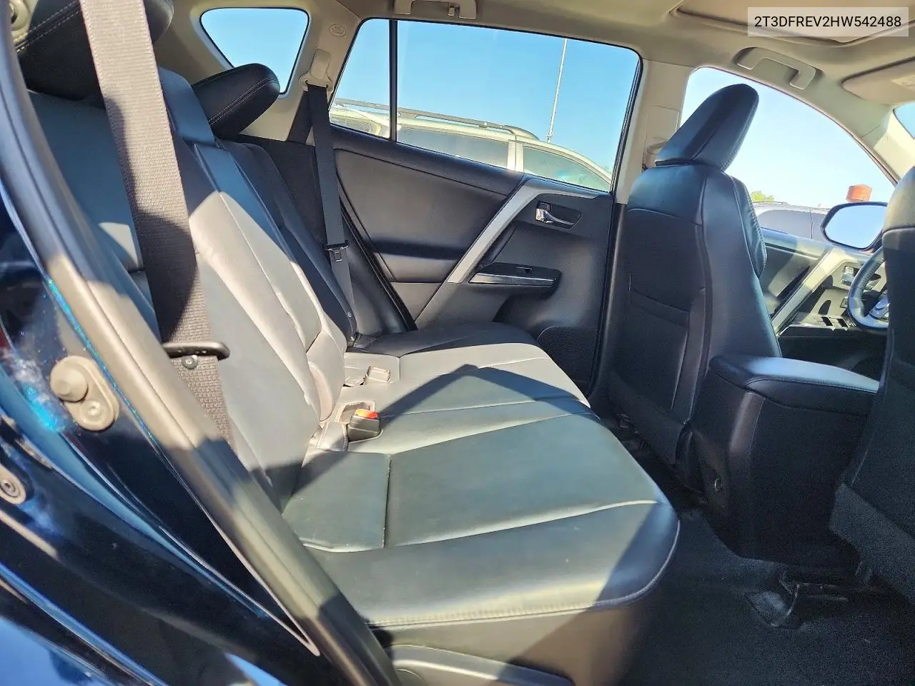 2017 Toyota Rav4 Platinum VIN: 2T3DFREV2HW542488 Lot: 60591986