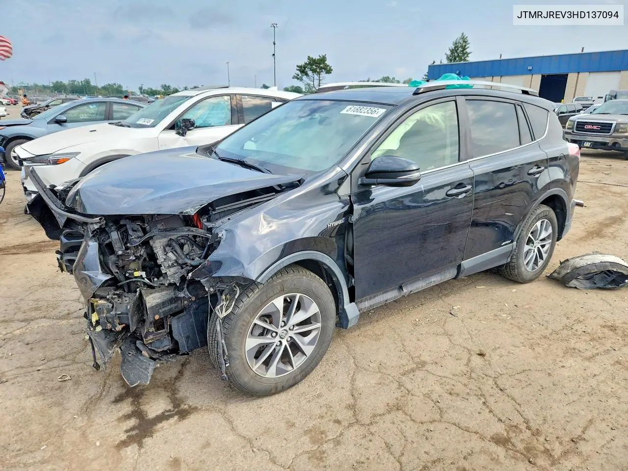2017 Toyota Rav4 Hybrid Xle VIN: JTMRJREV3HD137094 Lot: 61882356