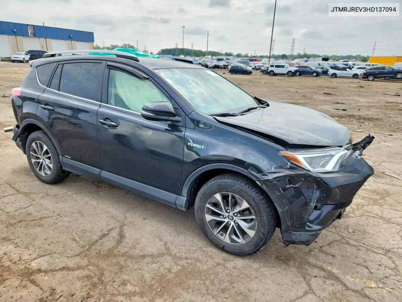 2017 Toyota Rav4 Hybrid Xle VIN: JTMRJREV3HD137094 Lot: 61882356