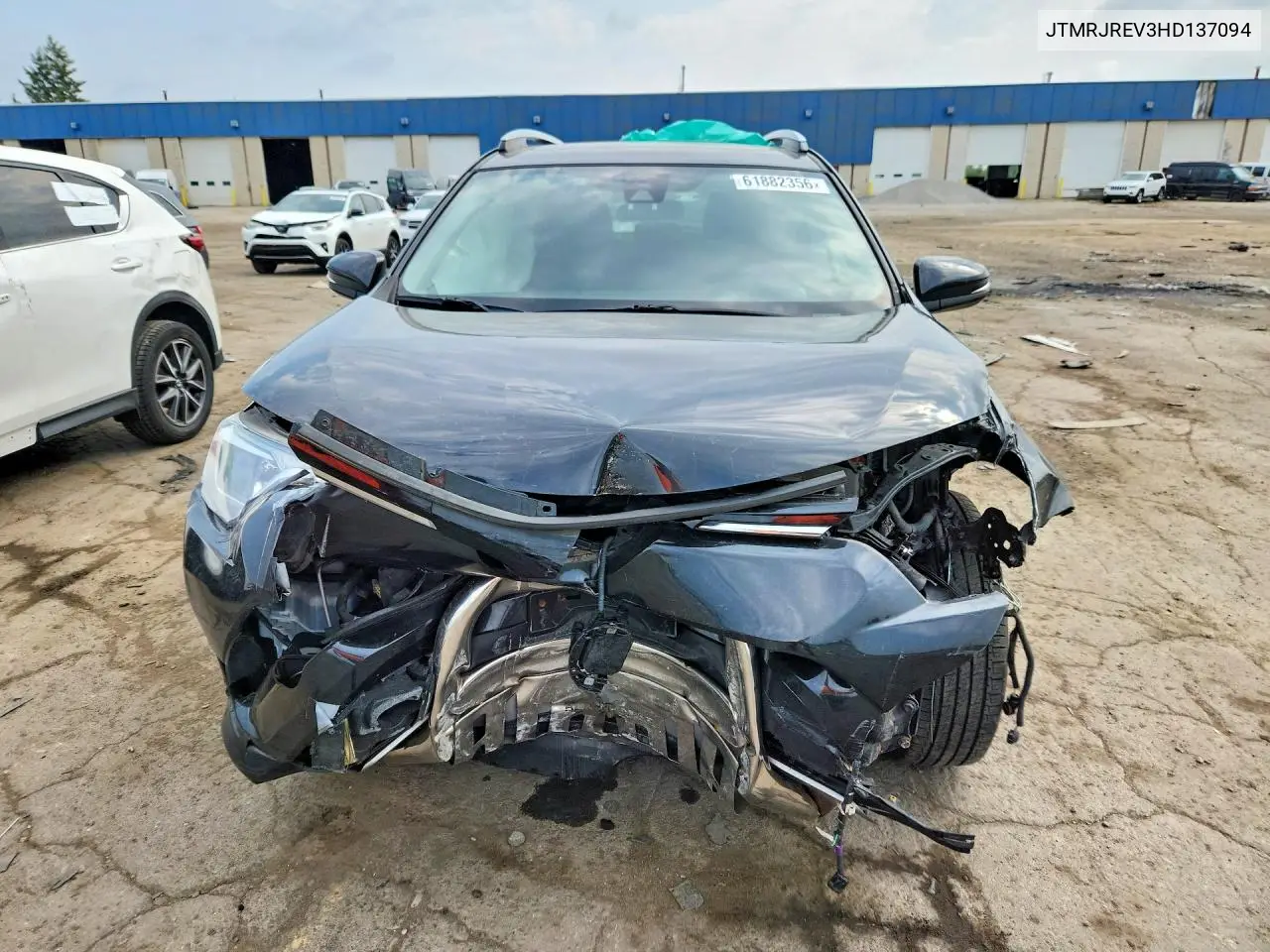 2017 Toyota Rav4 Hybrid Xle VIN: JTMRJREV3HD137094 Lot: 61882356