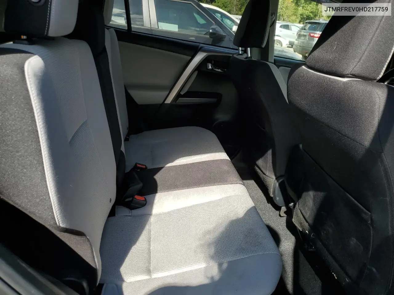 JTMRFREV0HD217759 2017 Toyota Rav4 Xle